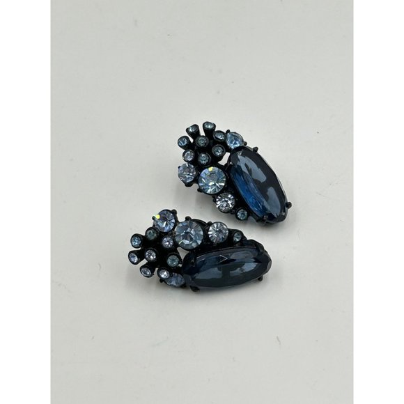 Signed WEISS Clip On Earrings Japanned Black & Blue Glass Stone Designer Jewelry - Picture 4 of 8